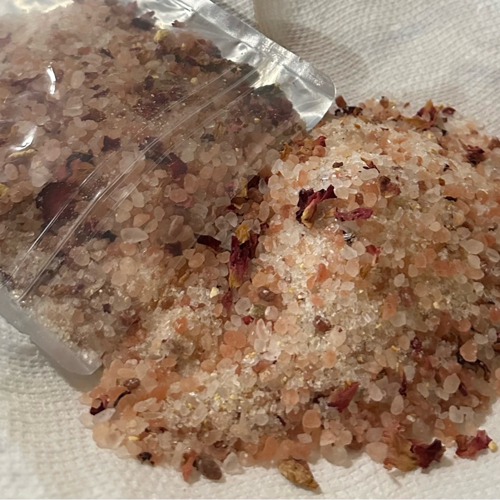 Rose and citrus bath salt